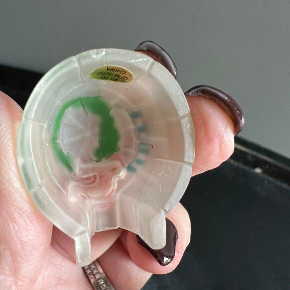 Vintage 1993 Hallmark Merry Miniatures Christmas Eskimo Boy and Igloo - Picture 6 of 8